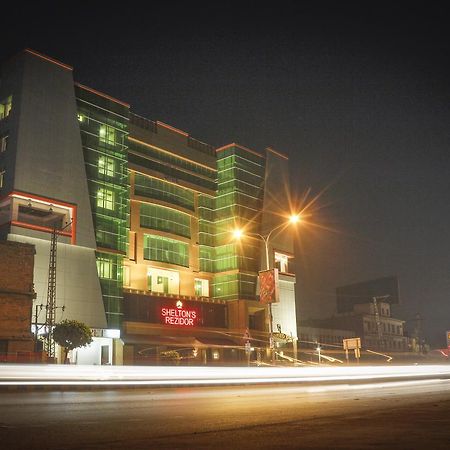 Shelton'S Rezidor Hotel Peshawar Exterior photo