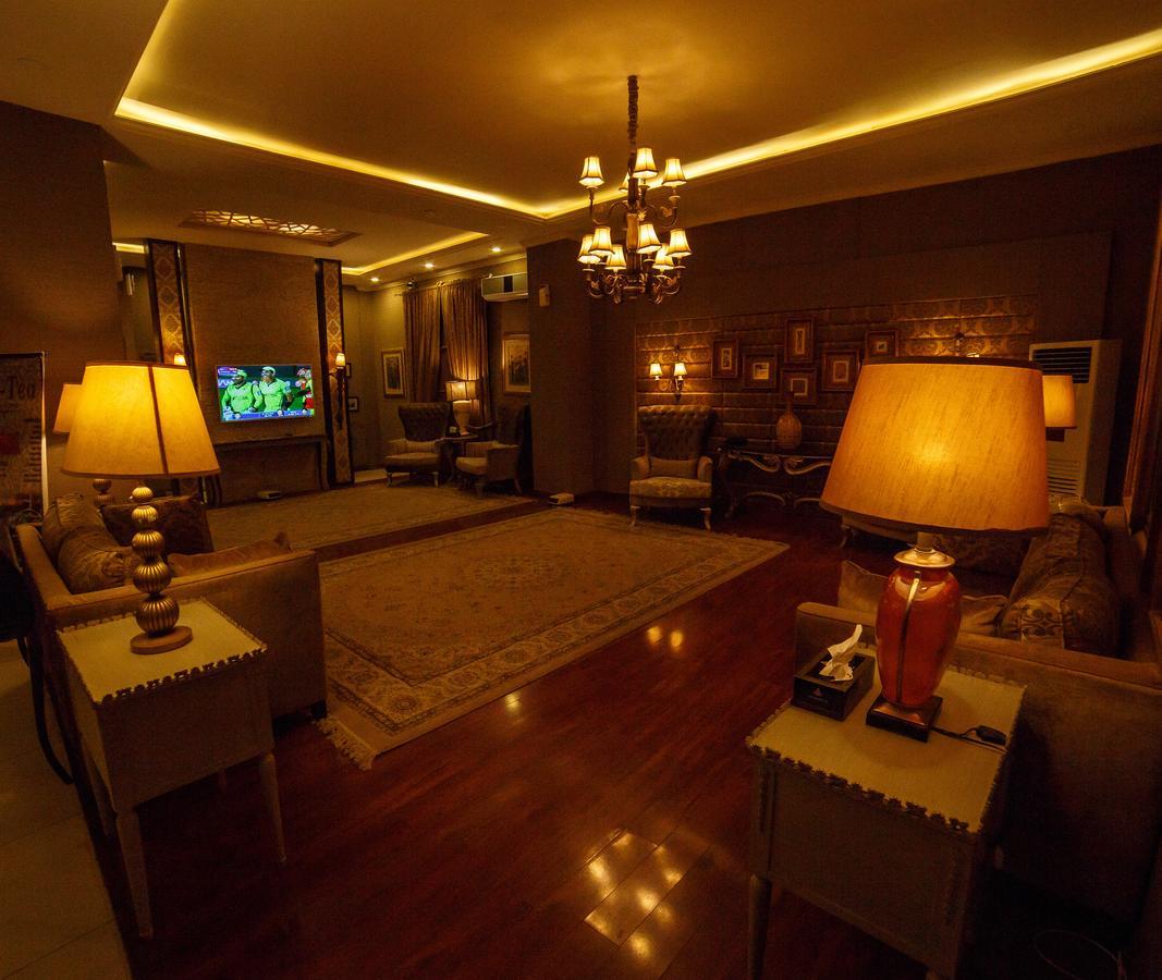 Shelton'S Rezidor Hotel Peshawar Exterior photo
