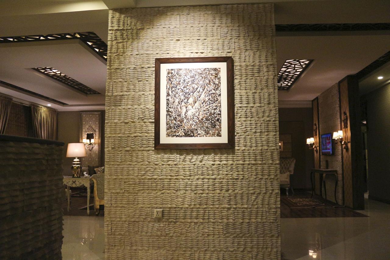 Shelton'S Rezidor Hotel Peshawar Exterior photo
